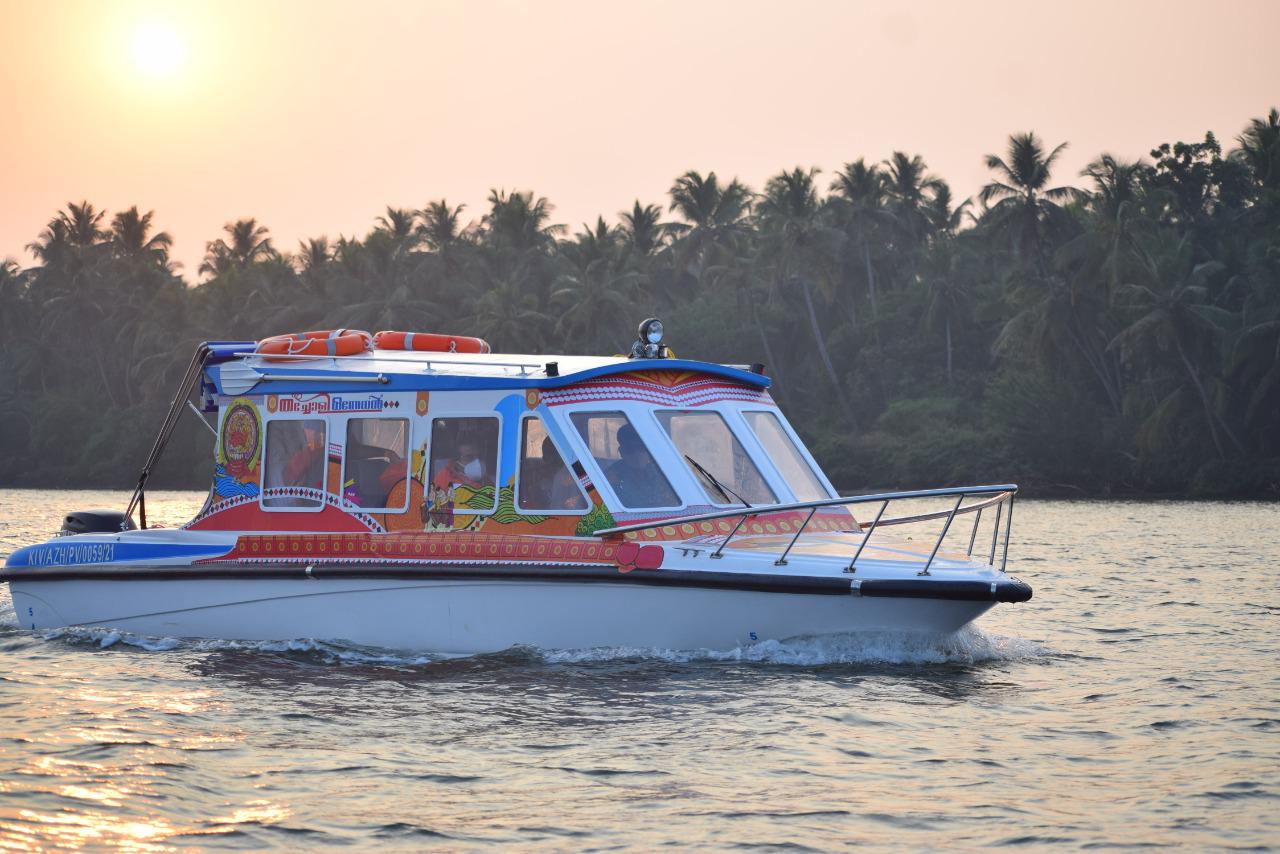WATER TAXI